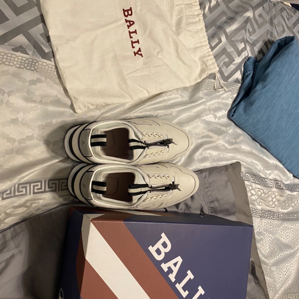 Bally - Picture 2 of 16